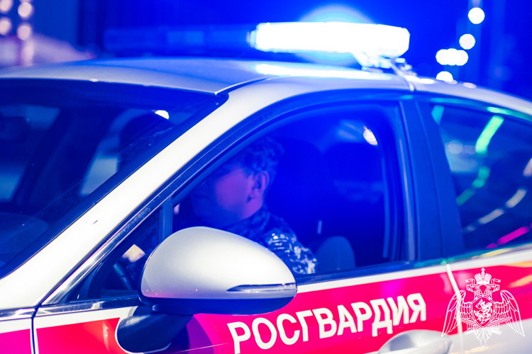 В Ейске росгвардейцы задержали мужчину по подозрению в краже денег с утерянной карты 