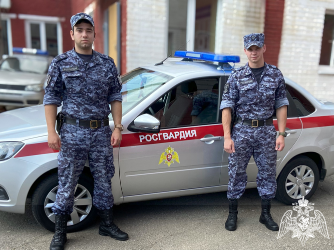 На Кубани росгвардейцы уберегли женщину от необдуманного поступка