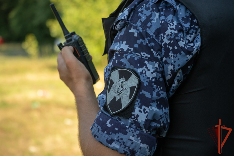 В Староминском районе сотрудники Росгвардии задержали мужчину, угрожавшего ножом женщинам